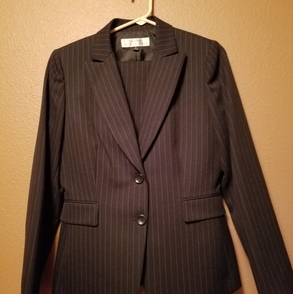 Tahari Pantsuit